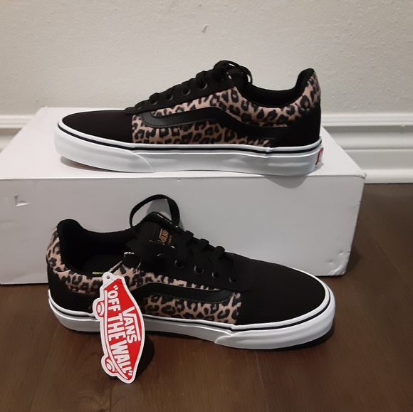 Vans - Picture 4 of 4